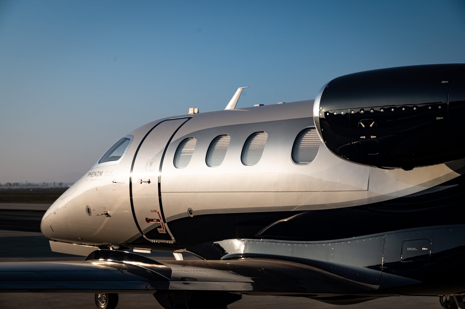 Business aircraft on the airfield